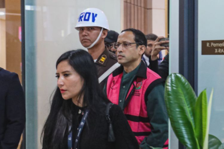 Nadiem Makarim Diduga Korupsi Chromebook, Saham GoTo Bangkit di Rp 59