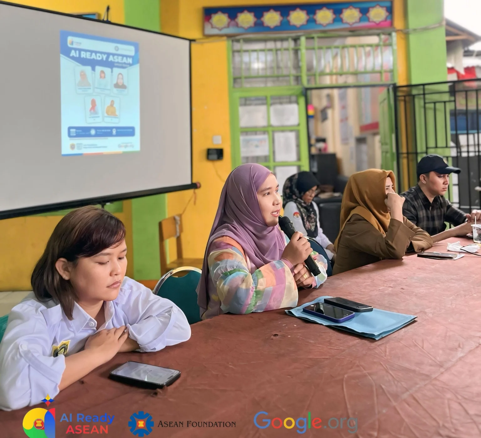 Mafindo Ajarkan Siswa Padang Manfaatkan AI Secara Bijak