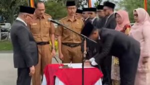 Walikota Bukittinggi Lantik Pejabat, Pacu Kinerja Pemerintah Daerah