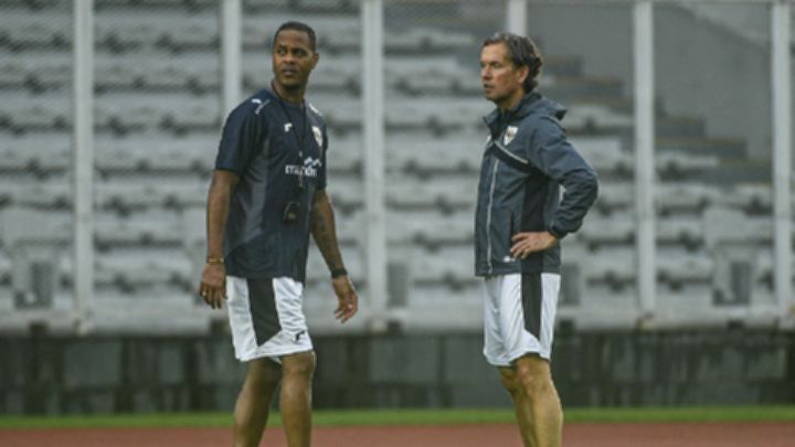 Patrick Kluivert Kembali ke Belanda Usai Mimpi Piala Dunia Kandas