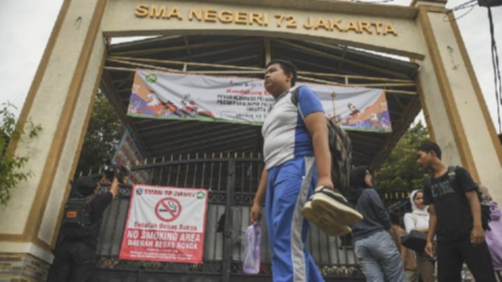 Pramono Bebaskan Siswa SMAN 72 Jakarta: Daring atau Luring?