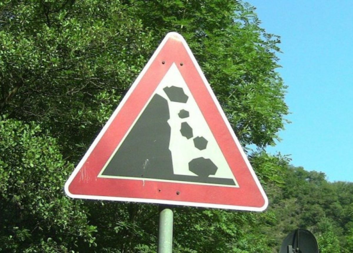 Longsor Tutup Akses Padang-Bukittinggi via Malalak Sementara