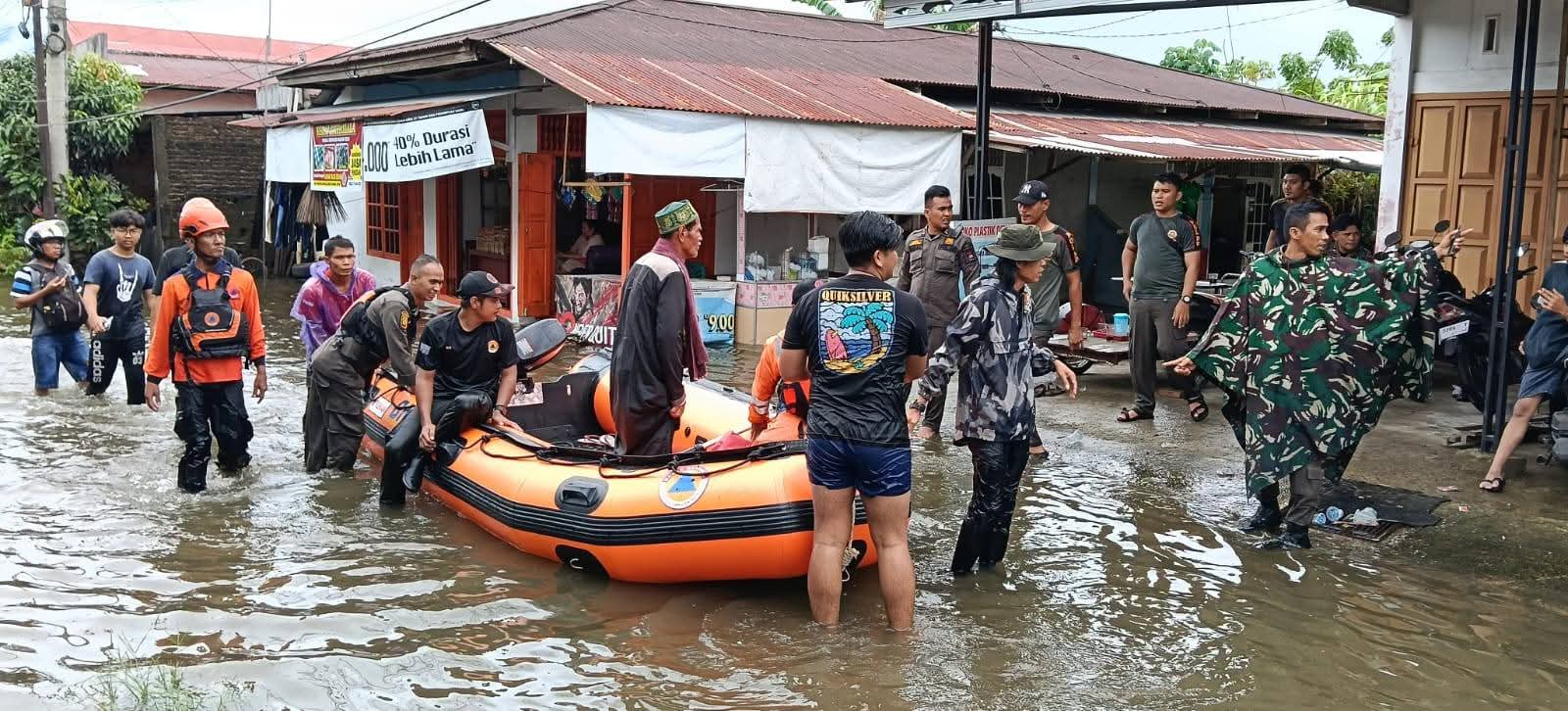Banjir Padang Lumpuhkan Ribuan Warga, Kerugian Terus Meningkat