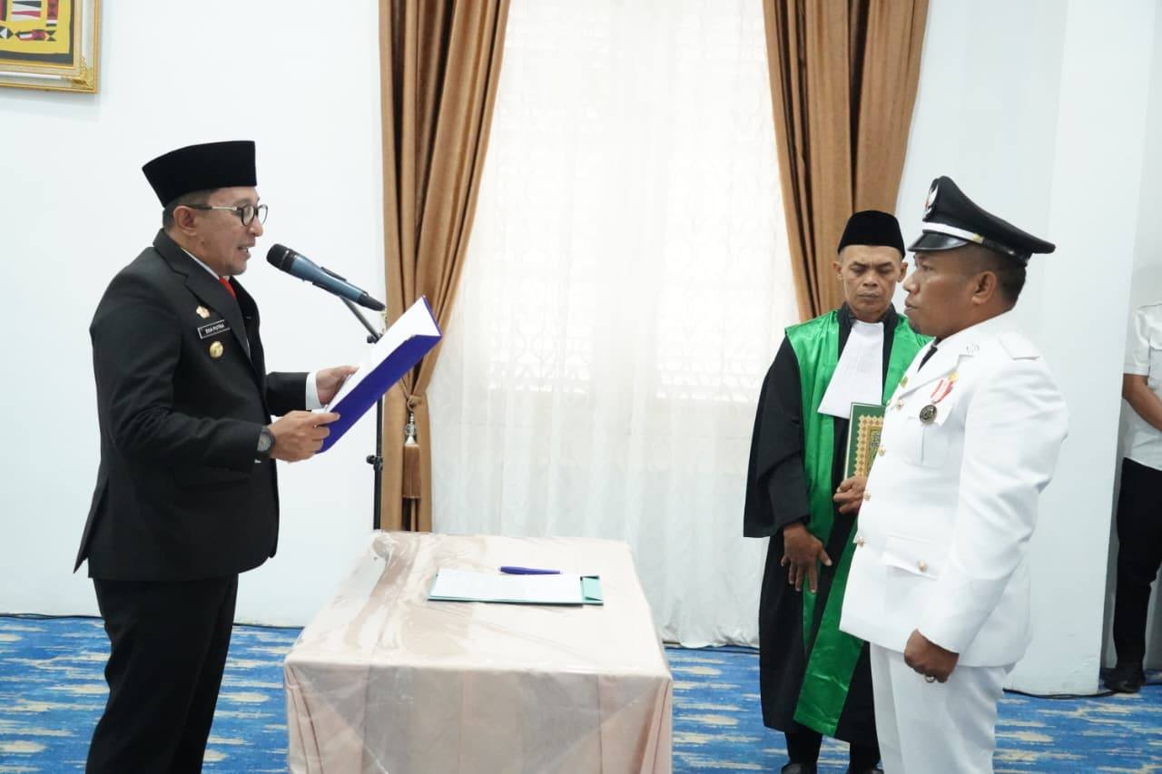 Bupati Tanah Datar Lantik Wali Nagari Antar Waktu