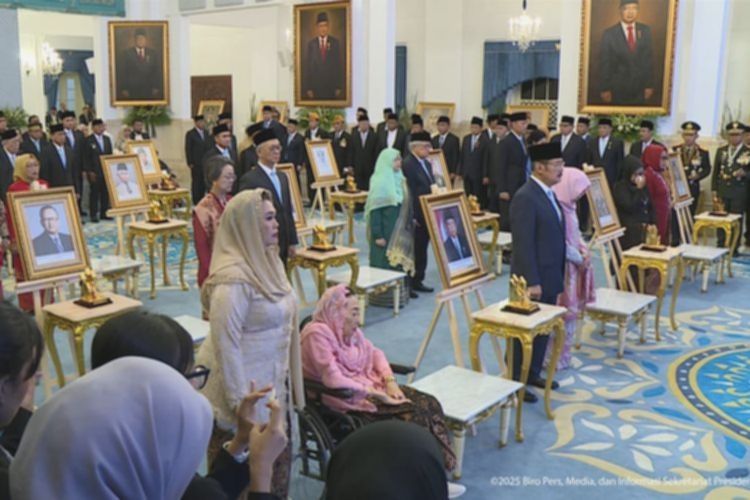 Prabowo Anugerahi 10 Tokoh Gelar Pahlawan: Gus Dur, Soeharto, Marsinah