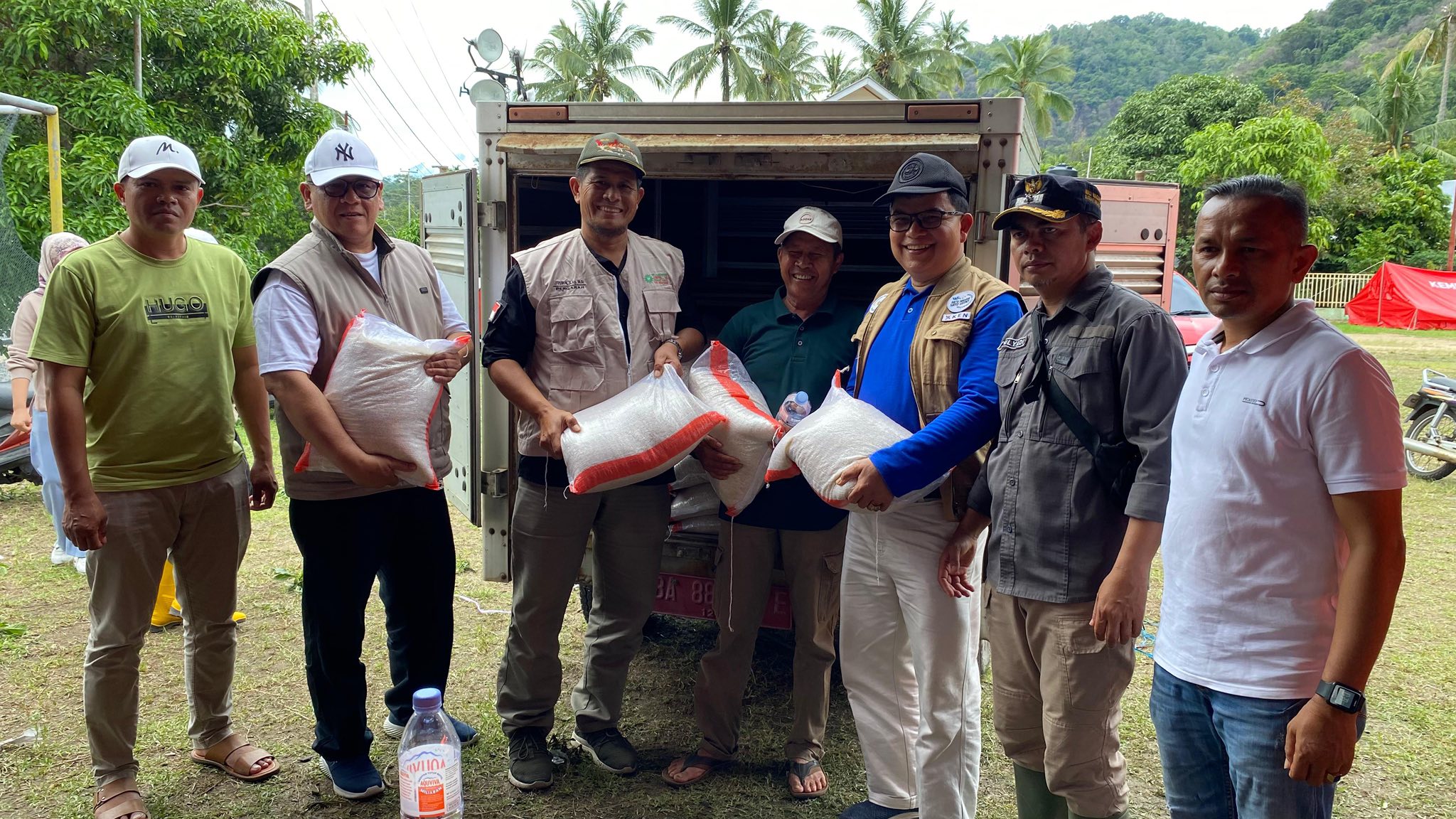 Tanah Datar Gerak Cepat, Salurkan Bantuan Beras ke Pengungsi