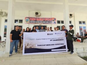 Jamkrindo Bergerak Cepat, Salurkan Bantuan Banjir Sumatera