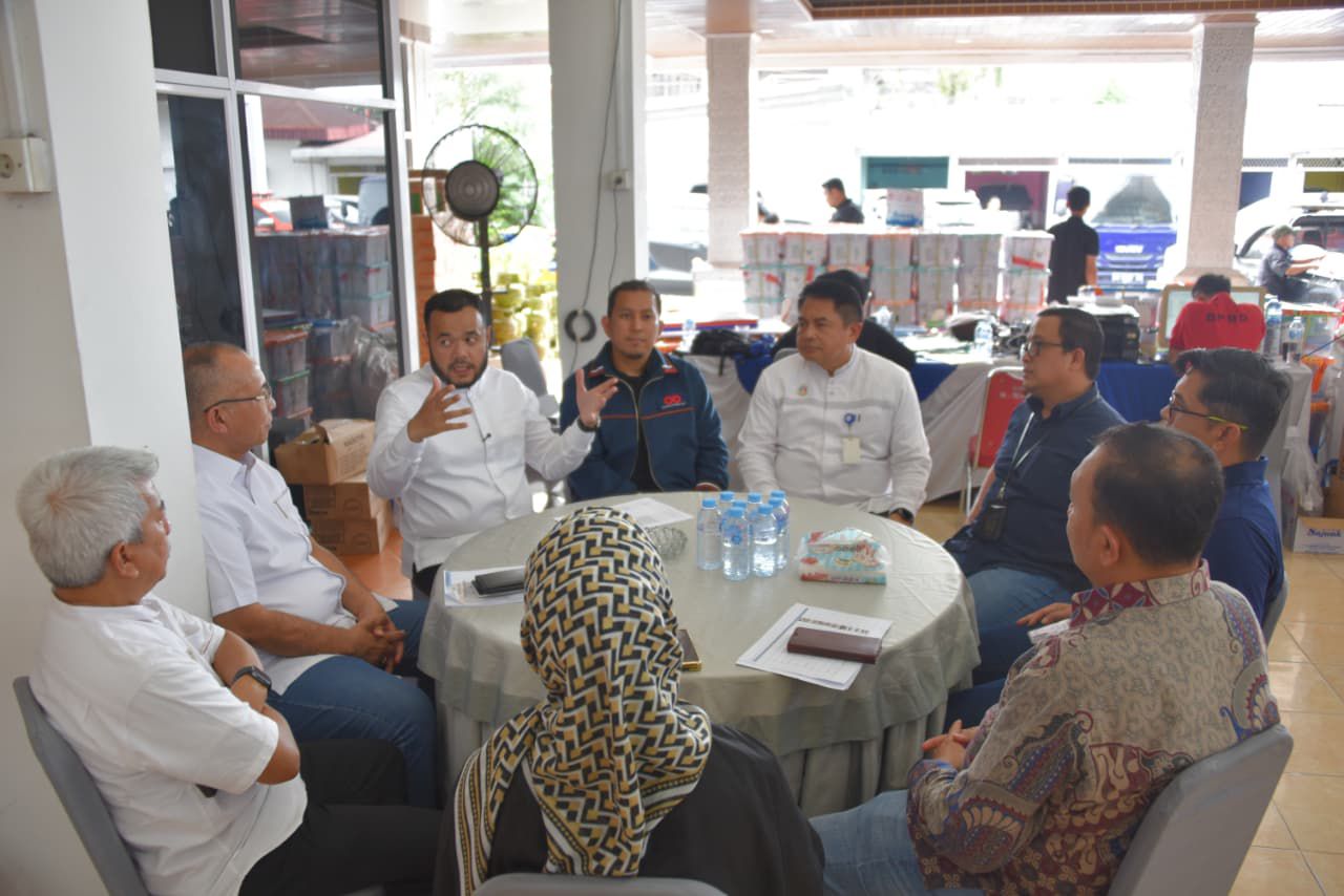 Padang Salurkan Bantuan Banjir, Korban Terdampak Segera Terima