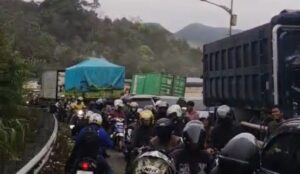 Warga Mendesak Gubernur Atasi Kemacetan Sitinjau Lauik