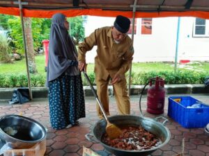 TP PKK Sumbar ‘Marandang’ Obati Luka Sumatera
