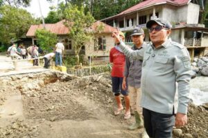 Tanah Datar Bangun Kembali Akses Usai Diterjang Bencana