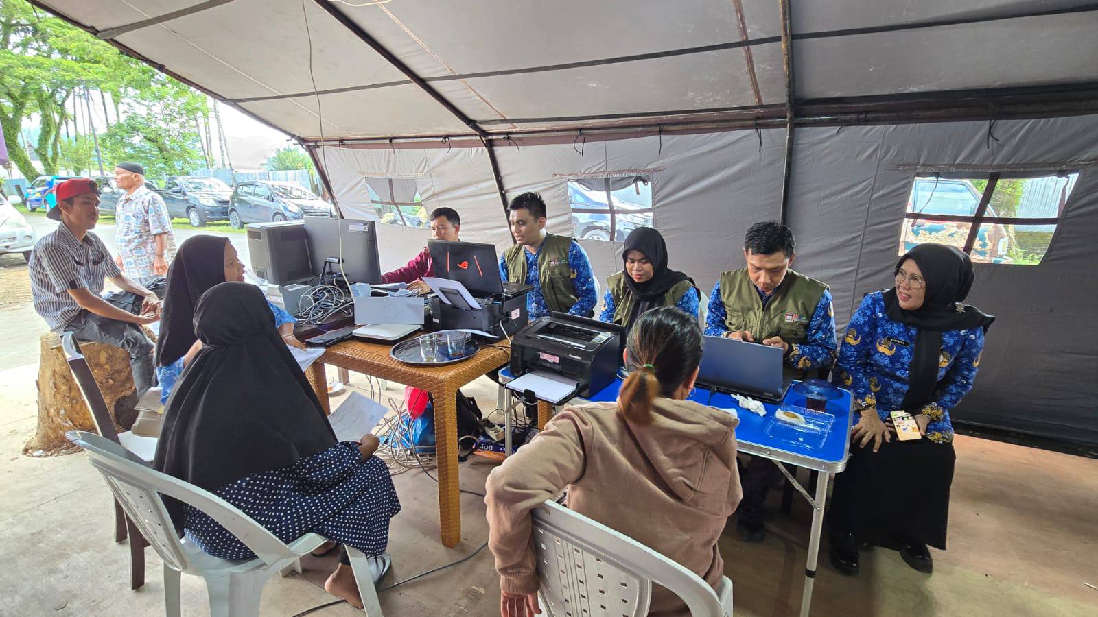 Disdukcapil Padang Proaktif Pulihkan Dokumen Warga Terdampak Banjir