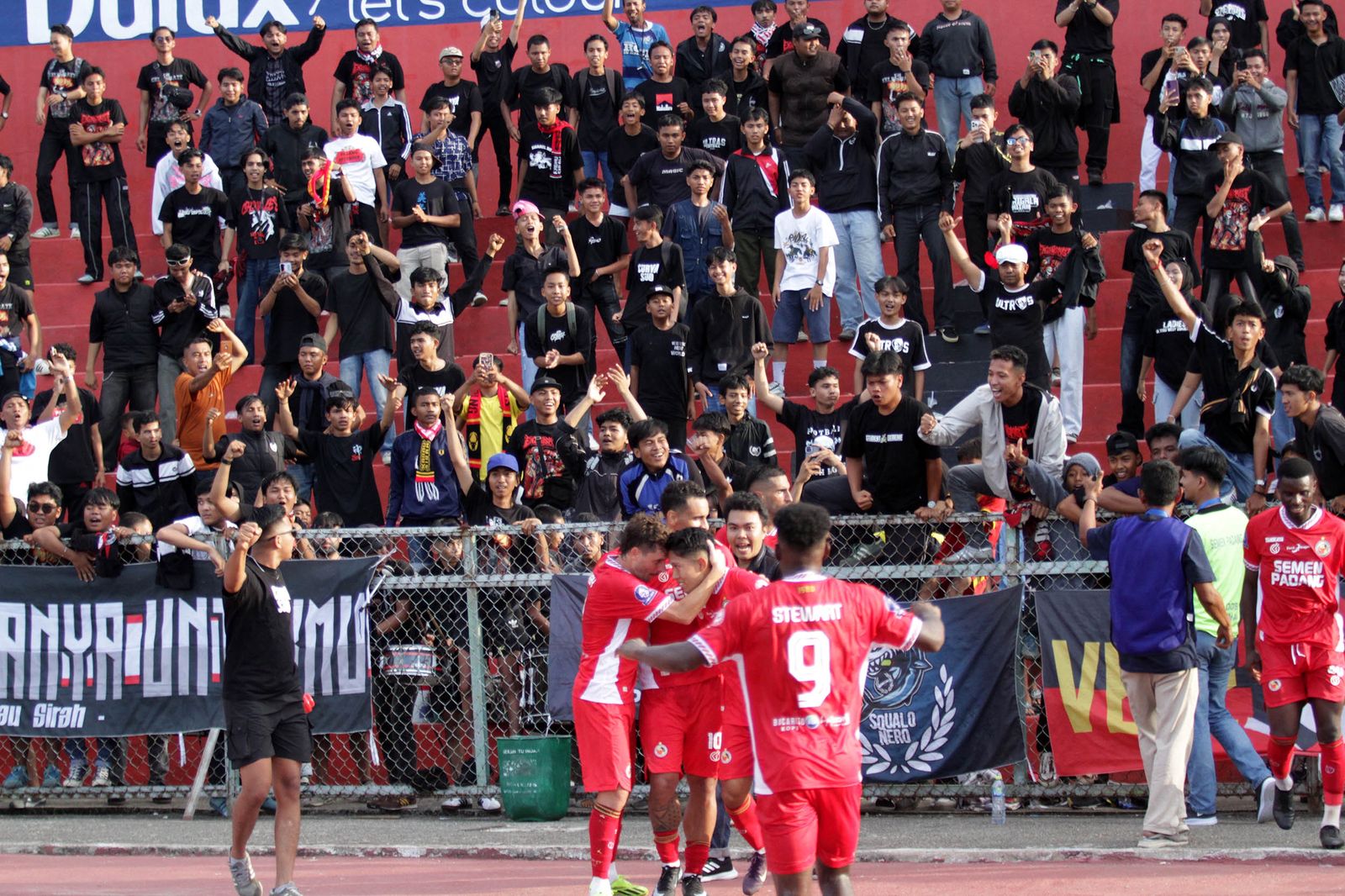 Semen Padang FC Donasikan Sebagian Hasil Tiket Laga