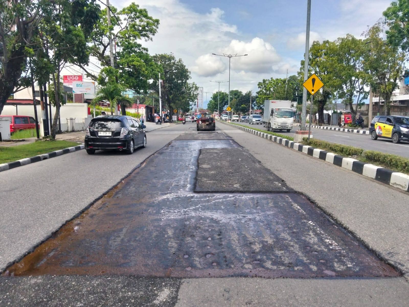 Padang Tambal Jalan Berlubang Pascabanjir Akhir Tahun