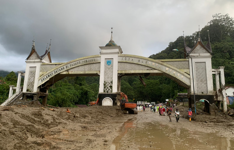 Jembatan Silaing Padang Panjang: Runtuh, Perbaiki, atau Bangun Ulang?