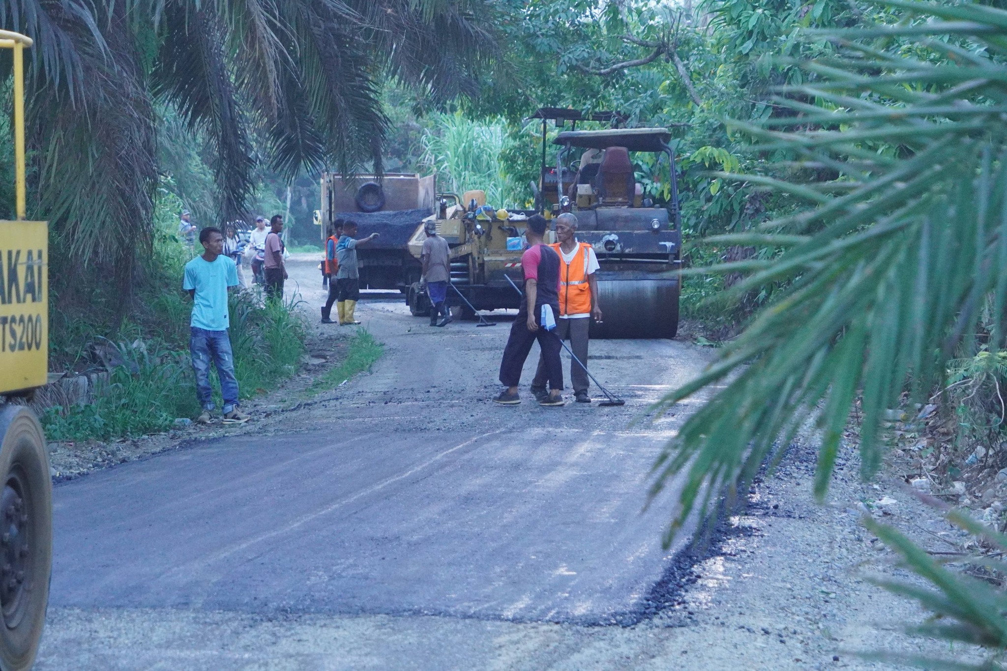 Jalan Tiuman Berbenah: Akses Ekonomi Warga Segera Pulih