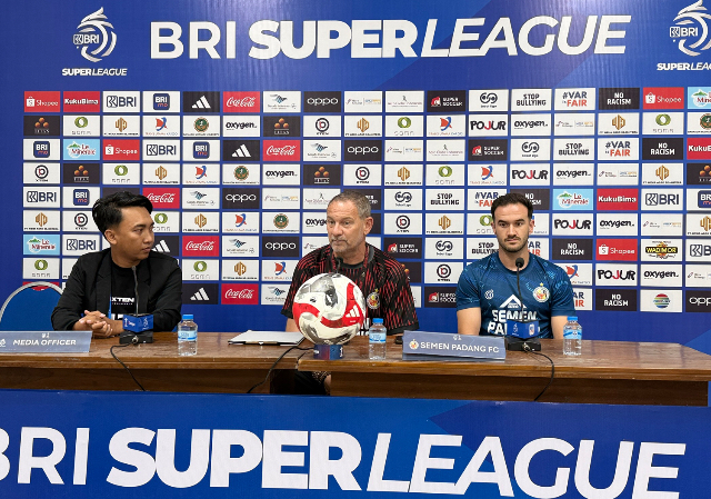 Semen Padang Berjuang Curi Poin di Kandang Madura