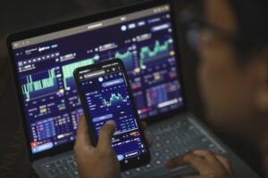 DSSA Sinar Mas Pimpin IHSG Dua Tahun: Investor Terpikat!