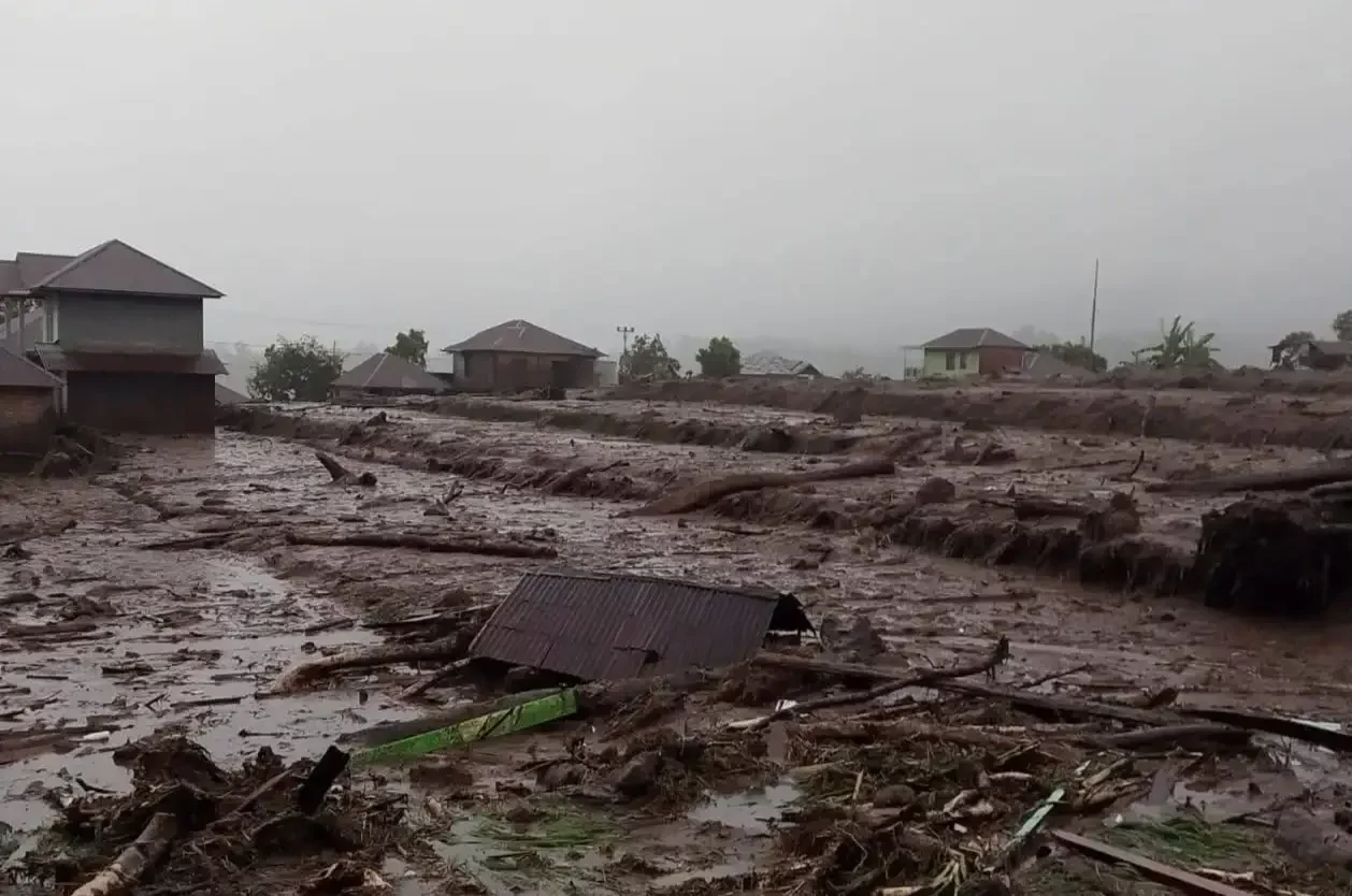BNPB Pacu Pembangunan Huntara Korban Banjir Bandang Agam, Kerja Dua Shift