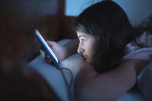 Australia Blokir Medsos Remaja, Dunia Simak Dampaknya