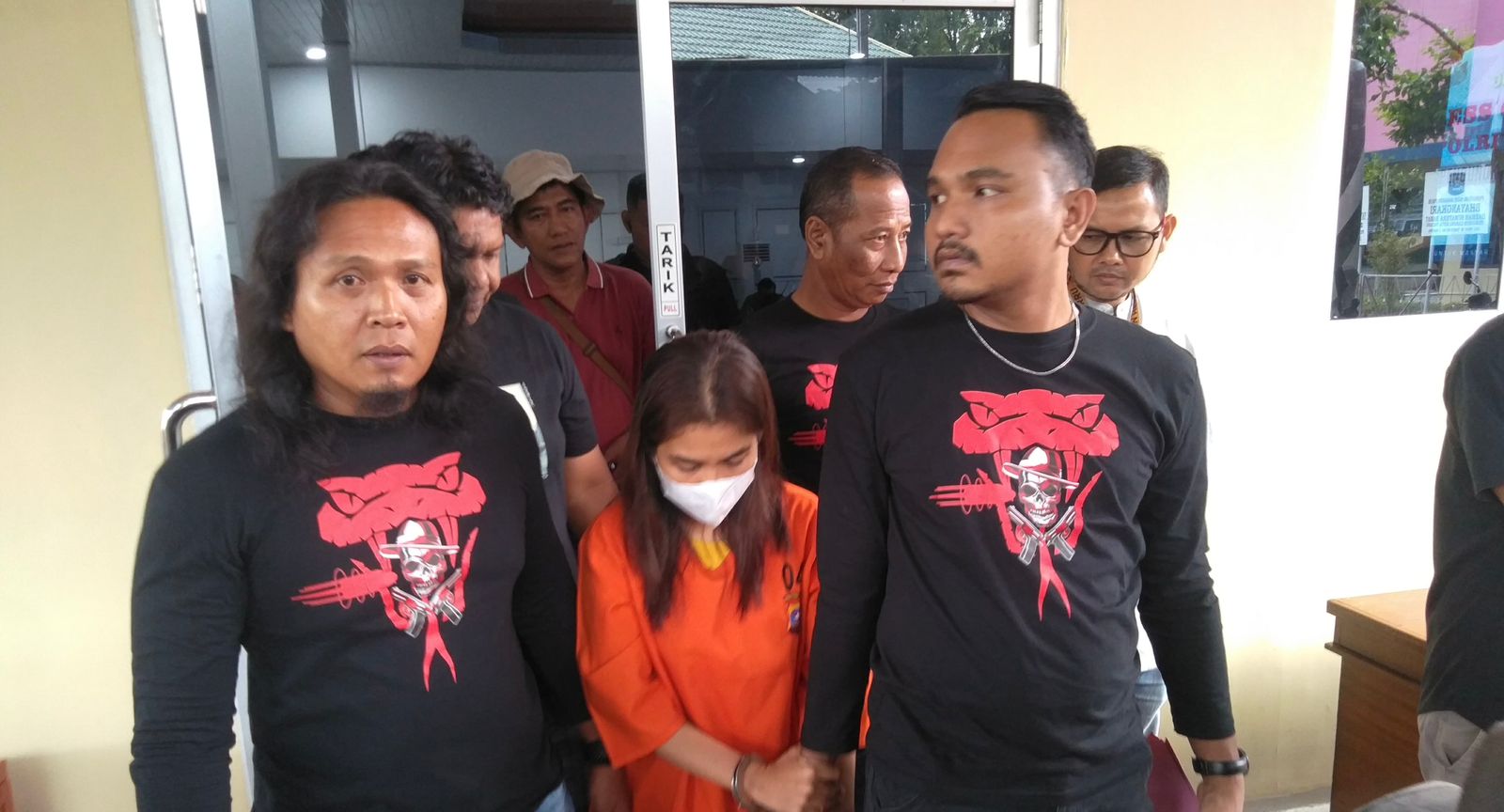 Wanita Padang Edarkan Sabu, Polisi Tangkap Bandar dan Bukti