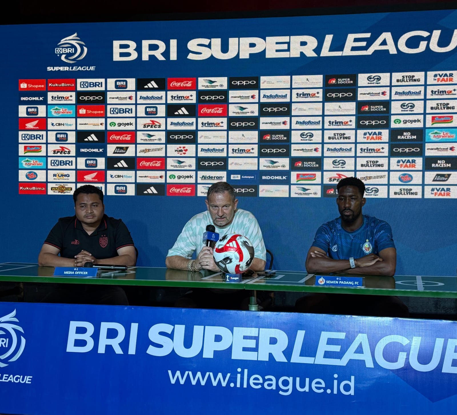 Semen Padang Berjuang Curi Poin di Bali United