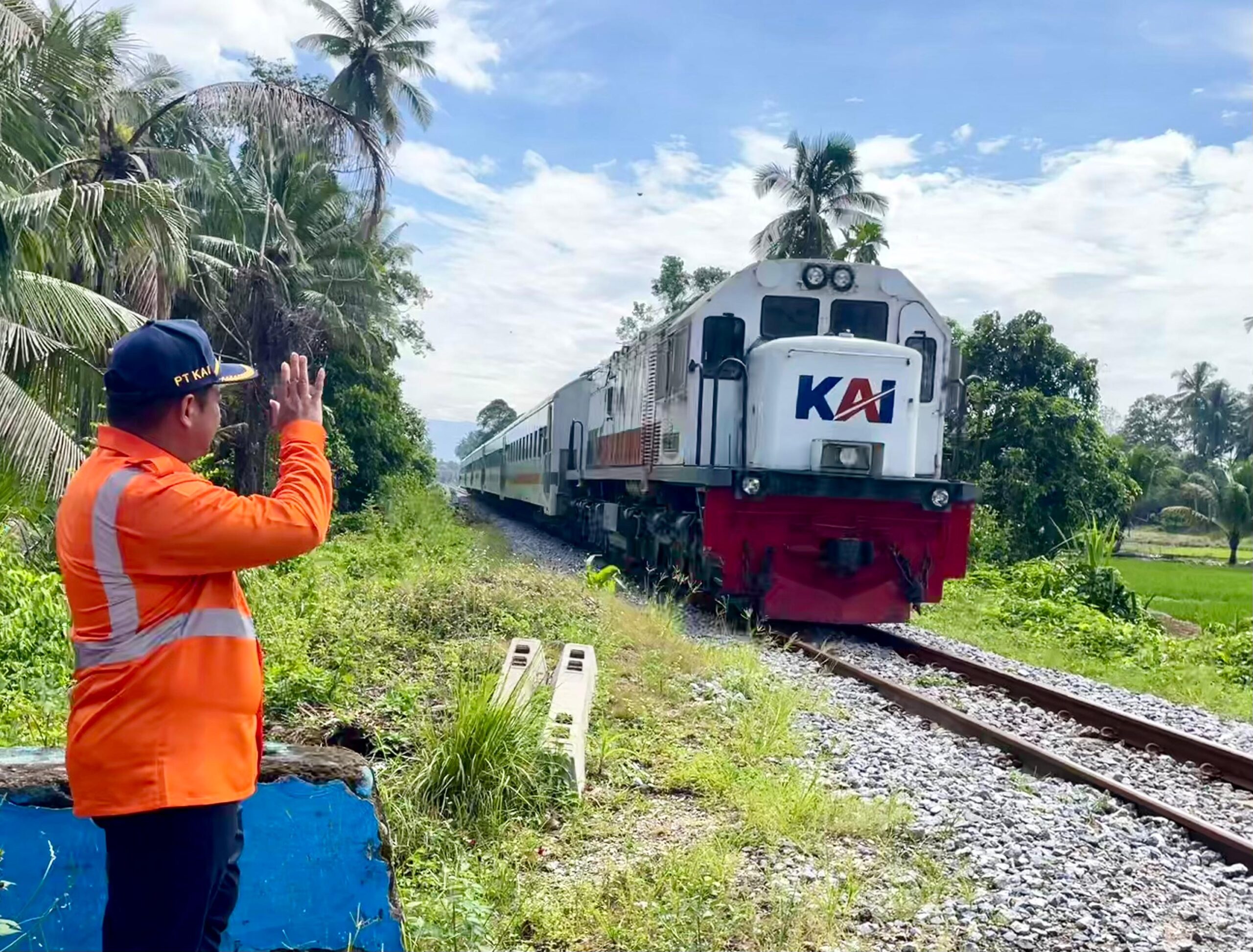 KAI Periksa Jalur, Tingkatkan Keselamatan Kereta Api Lebaran