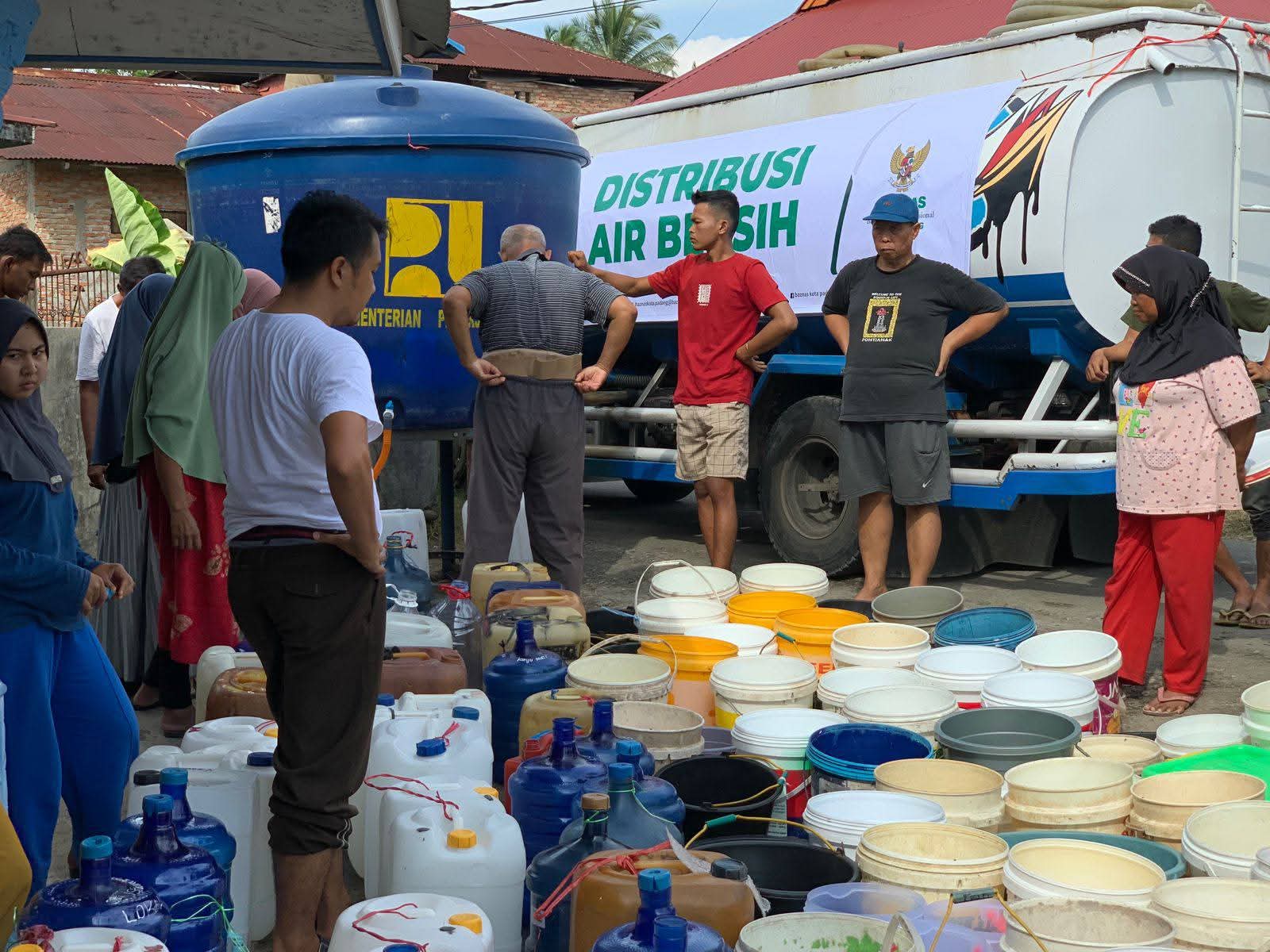 BAZNAS Padang Distribusikan Air Bersih, Atasi Dampak Kekeringan