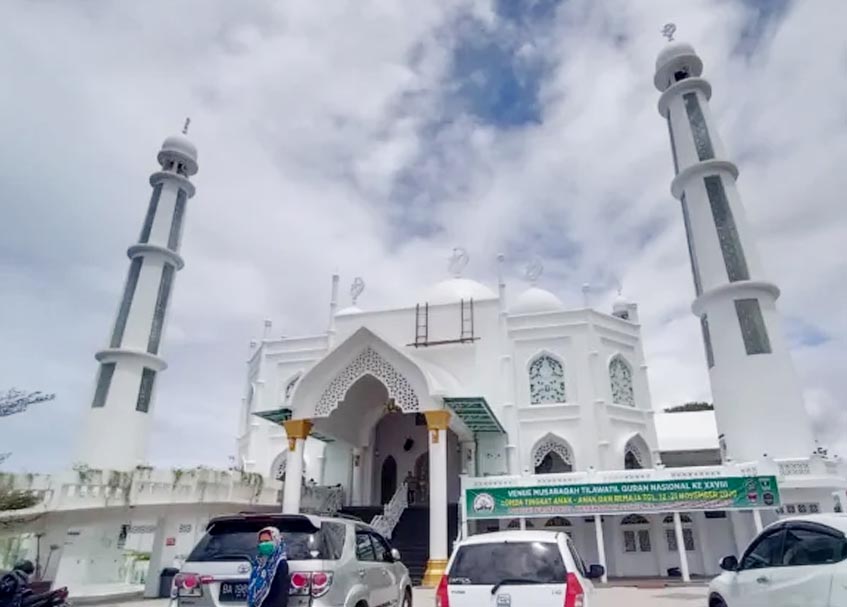 Masjid Al-Hakim Gelar Ramadan Halal Fest, Ekonomi Bergeliat