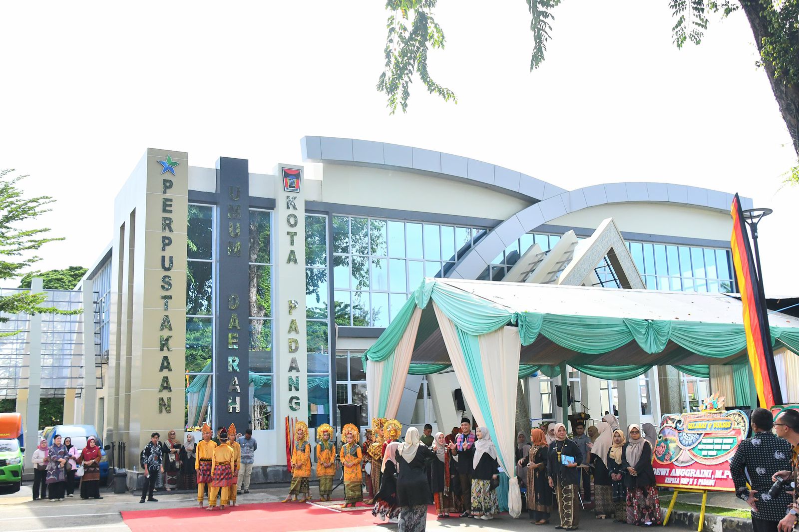 Padang Resmikan Gedung Perpustakaan, Tingkatkan Literasi Masyarakat