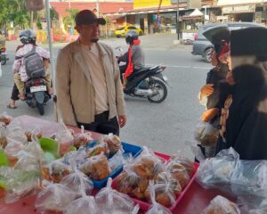 Rahmat Saleh Berdayakan UMKM Lewat #BerbagiTakjil Ramadan