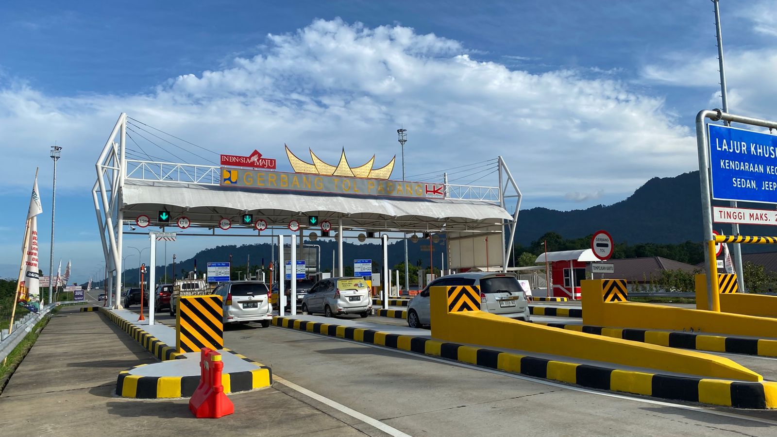 Tol Padang-Sicincin Ramai, Arus Mudik Lebaran Bergerak Naik
