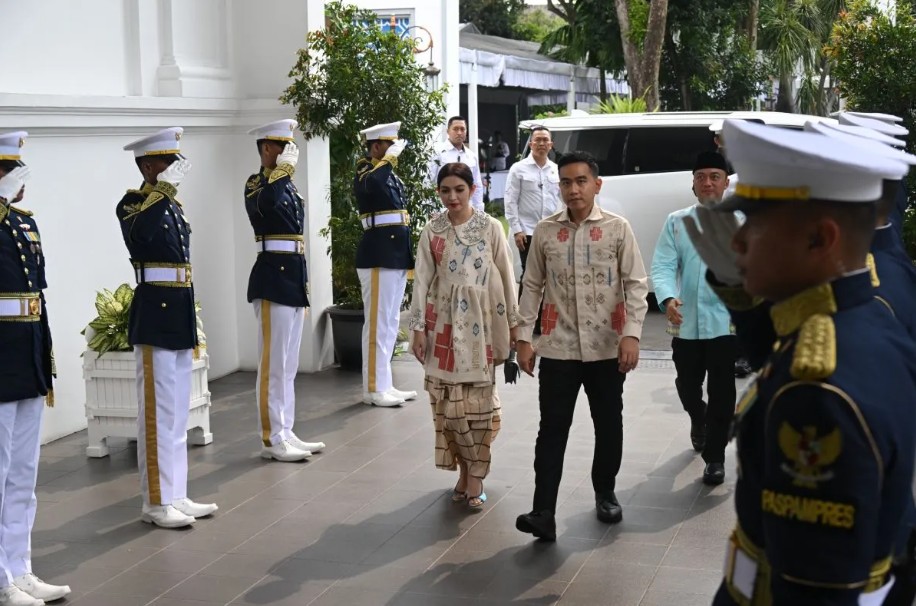 Gibran Hadiri Gelar Griya, Prabowo Sapa Masyarakat di Istana