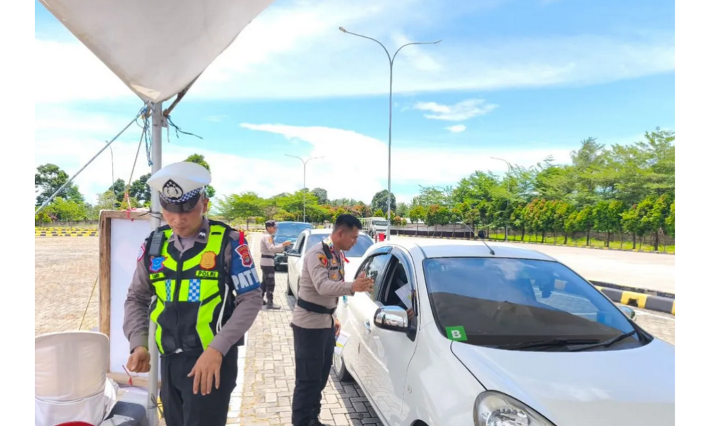 Polres Skrining Tiket, Tempel Stiker, Urai Macet Bakauheni
