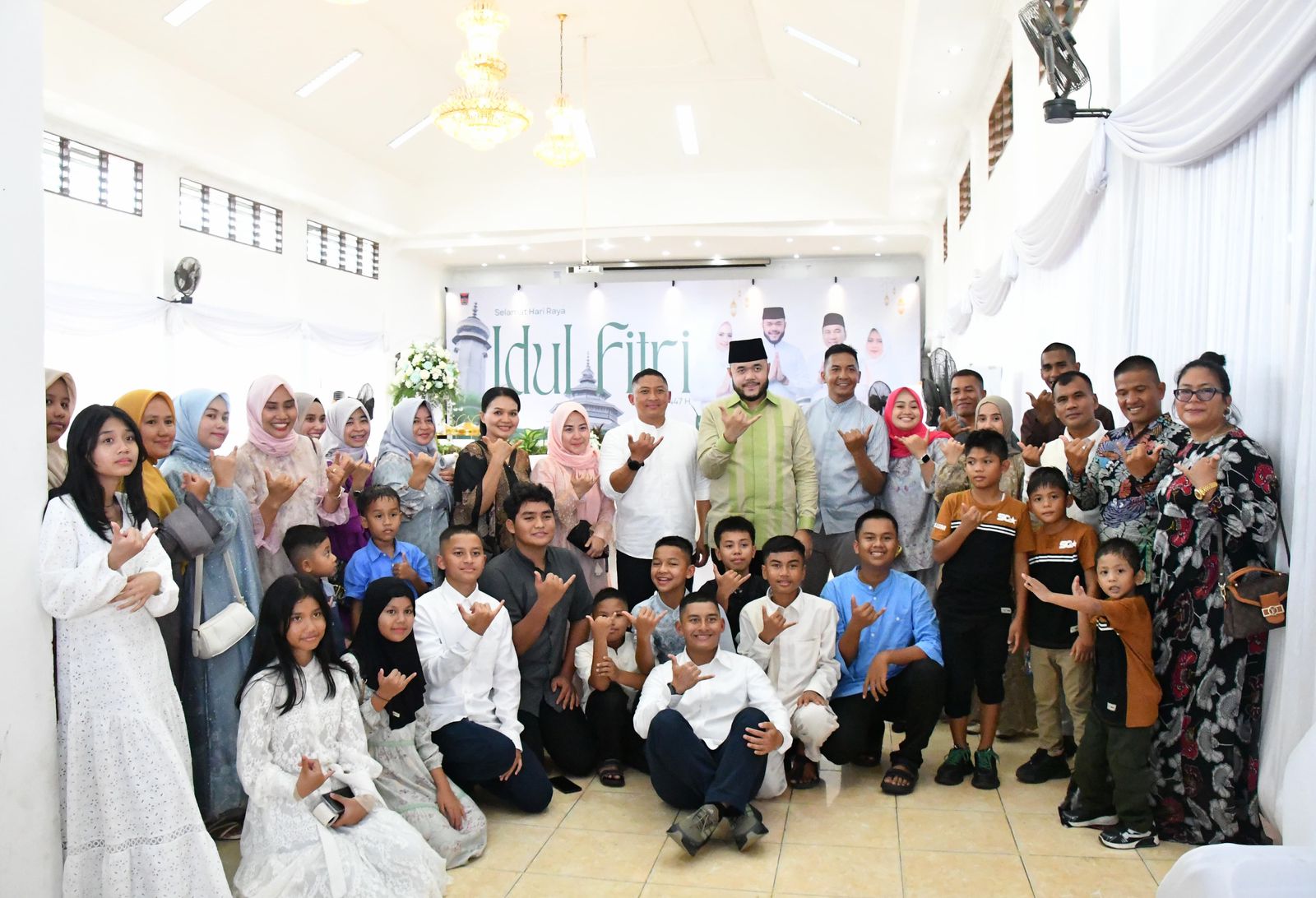 Wali Kota Padang Sambut Warga, Eratkan Silaturahmi Idul Fitri