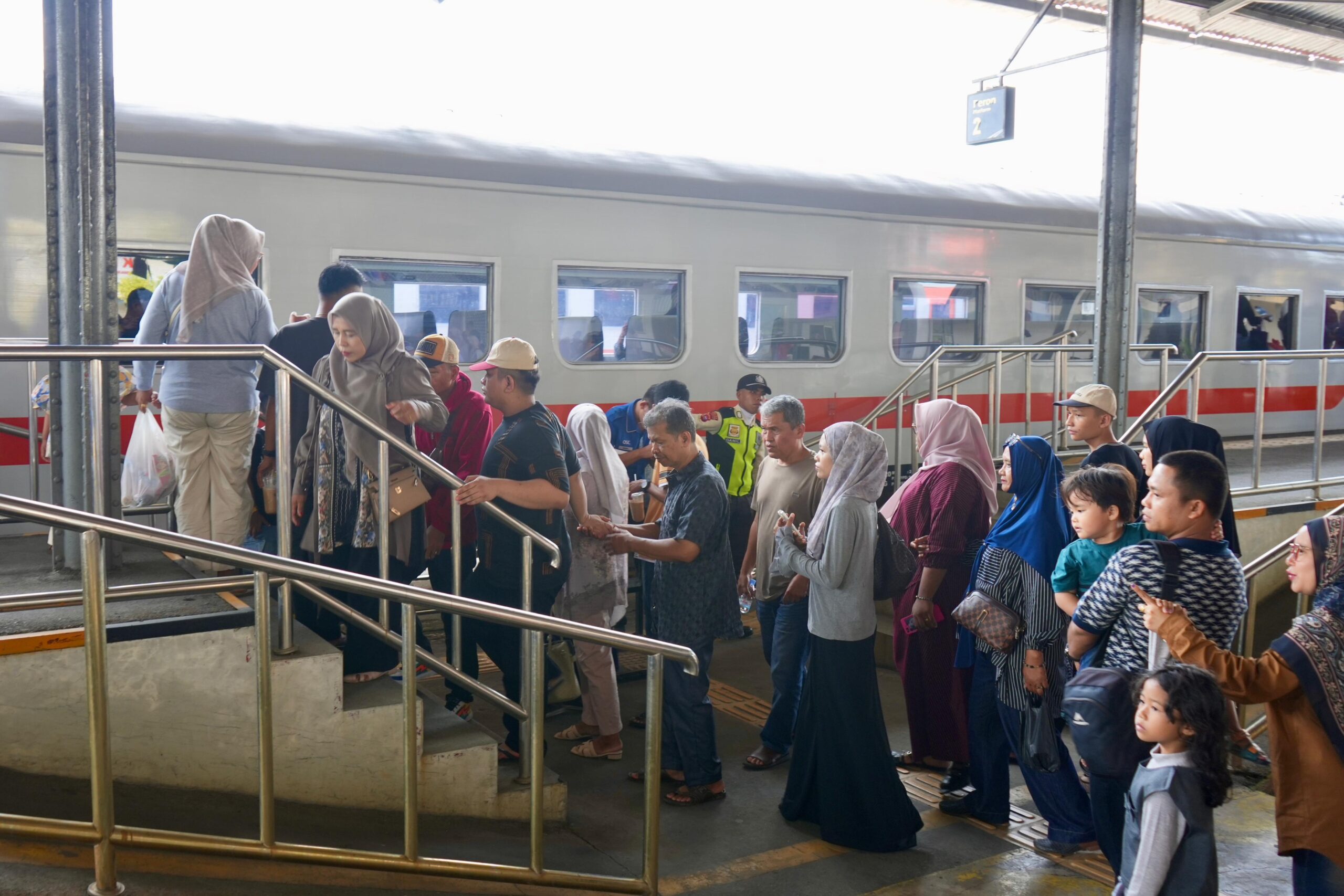 KA Pariaman Ekspres Jadi Primadona, Tiket Terus Bergerak