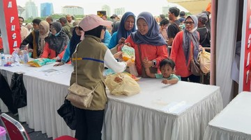 Pasar Murah Monas Gerakkan Ekonomi, Salurkan Ratusan Ribu Paket