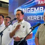 pemerintah-targetkan-pembangunan-dan-reaktivasi-14.000-km-jalur-kereta-di-luar-jawa-hingga-2045