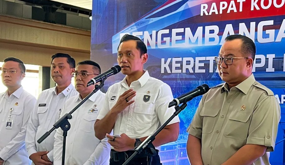 Pemerintah Target Bangun 14.000 Km Jalur Kereta Luar Jawa