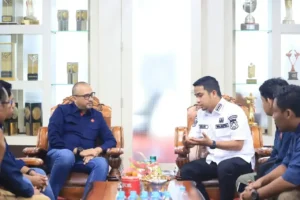 Wali Kota Solok Bahas Penguatan Layanan Digital bersama Telkomsel