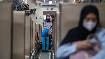 KAI Tegur Penumpang Colok Kompor Listrik di Kereta