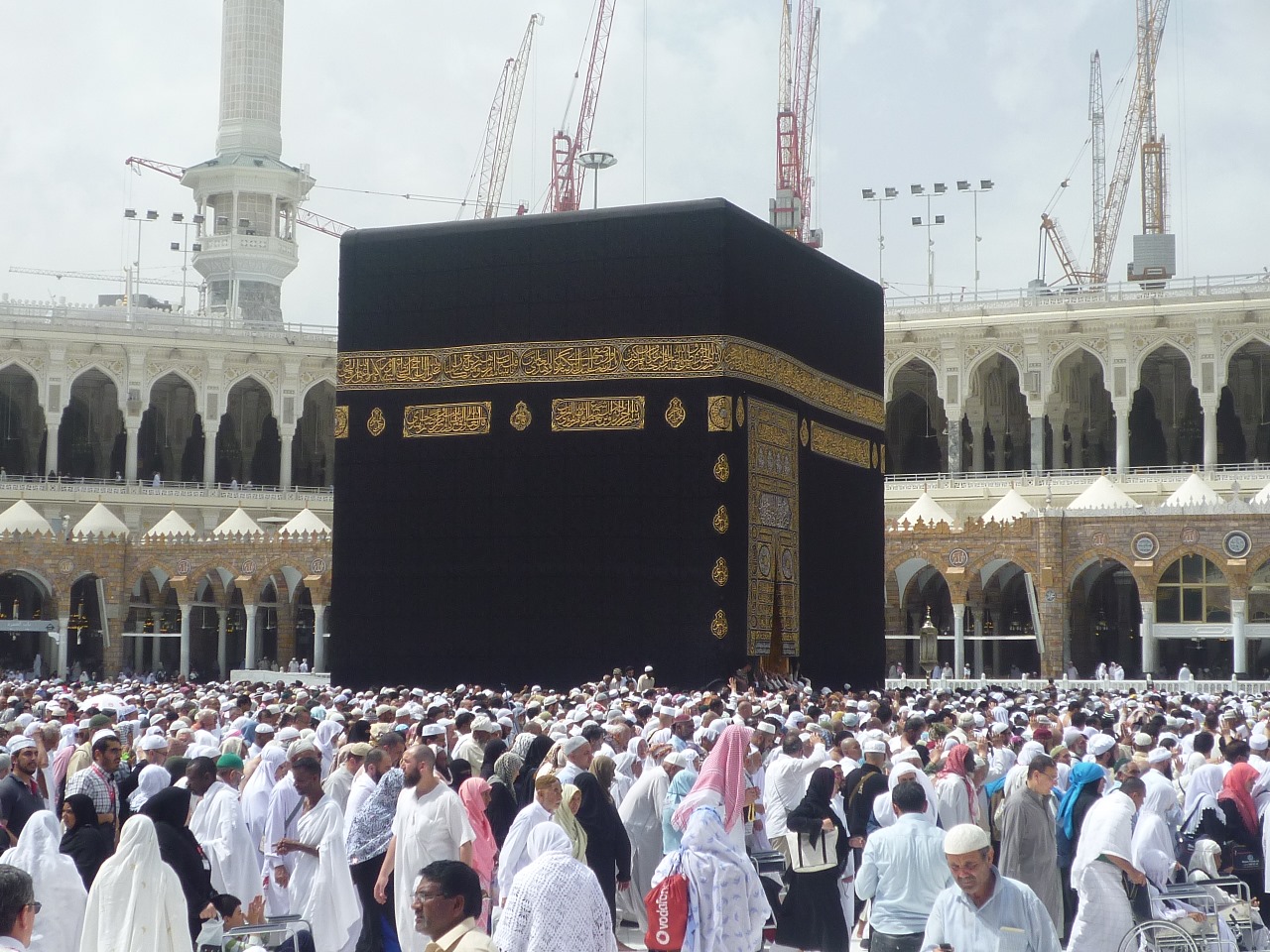 Embarkasi Padang Berangkatkan Kloter Perdana Haji 2026