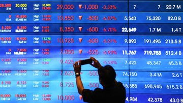 IHSG Ambruk 3,06 Persen ke 7.152 Saat Sesi I
