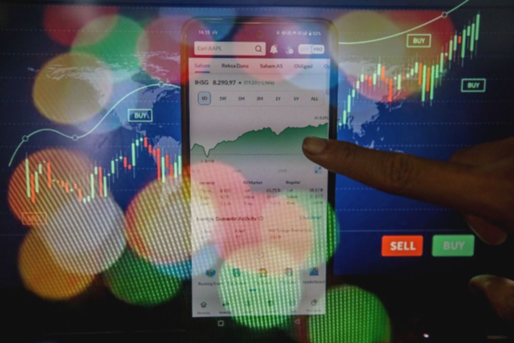 Indeks Bisnis-27 Melemah, Saham JPFA, AMRT, dan DSNG Tertekan