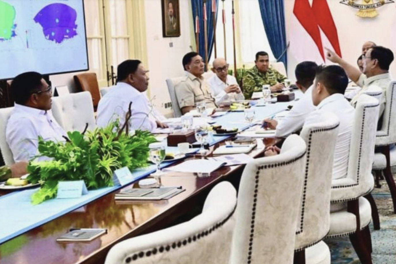 Prabowo Pimpin Rapat Bahas Strategi Pembangunan Tanggul Laut Raksasa