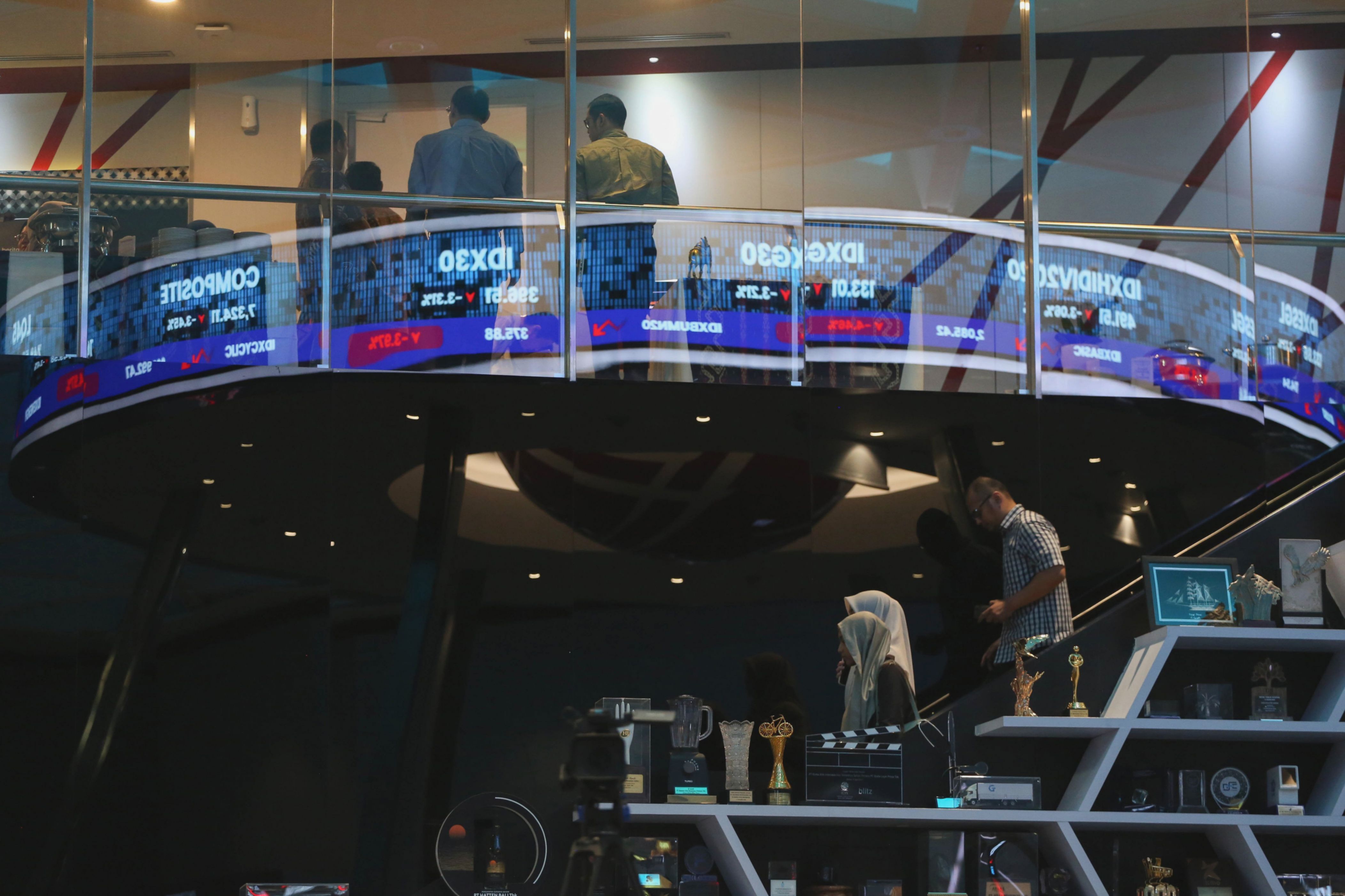 IHSG Anjlok 6,4 Persen, Transaksi Jumbo Warnai Saham Blue Chip