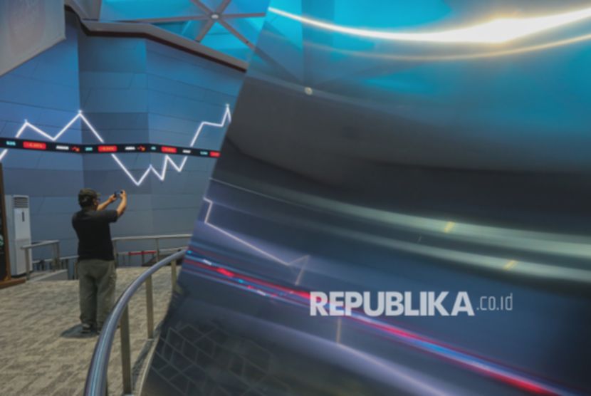 Sentimen Geopolitik dan Harga Minyak Tekan IHSG di Awal Perdagangan