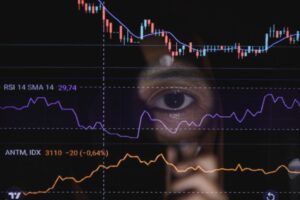 IHSG lesu: Saham DSSA, BBCA hingga BREN masuk daftar top laggards