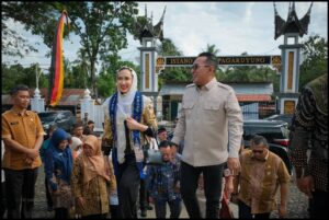 Menpar Tinjau Istano Basa Pagaruyung dan Dorong Promosi Wisata