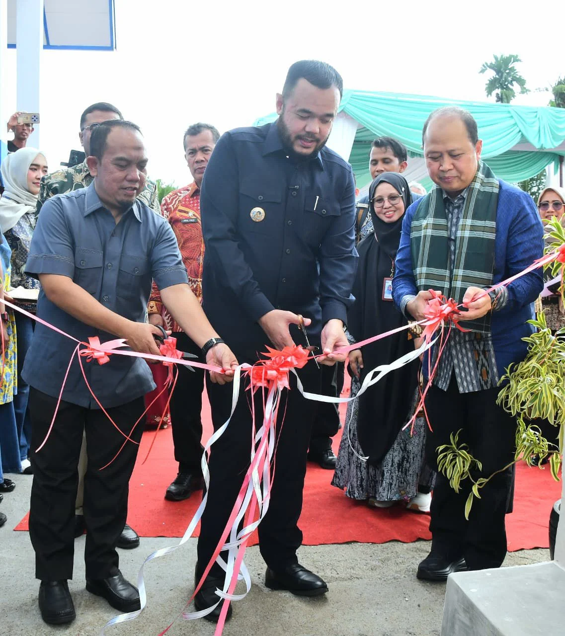 PLN Bangun Toilet Sehat di Enam Sekolah Padang